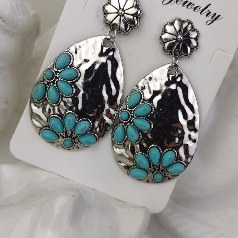 Hammered & Silver & Turquoise silver tone